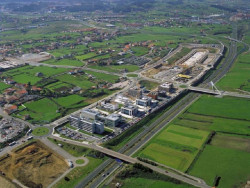 Poca I+D y escasa apertura al comercio exterior, "debilidades" para que Cantabria crezca, según los Economistas