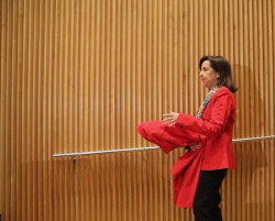 Podemos exige a Robles dimisiones