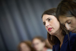 Podemos exige al Gobierno renunciar al "tr&aacute;gala" si quiere su apoyo y recalca que no va a negociar recortes