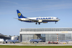 Podemos urge sanciones a Ryanair: La pr&oacute;rroga del contrato est&aacute; publicada y tiene que cumplirla