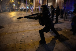 Polic&iacute;a y Guardia Civil usaron 46 veces la pasada legislatura las pelotas de goma junto con spray, gas o botes de humo