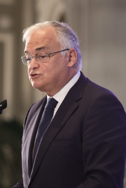 Pons dice que son el partido que "se renueva sumando y no restando" porque "no sobra nadie"