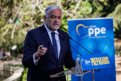 Pons (PP) acusa al CIS de ser "financiaci&oacute;n ilegal" del PSOE: "Ya no es cuesti&oacute;n de tom&aacute;rselo a risa"