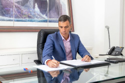 &iexcl;&iexcl;Por fin!! S&aacute;nchez sale de la tumbona y llama a Rueda y Guardiola para interesarse por los incendios y los presidentes auton&oacute;micos le piden m&aacute;s medios