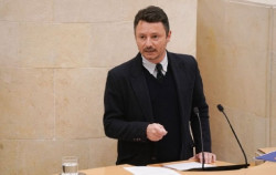 PP pide a S&aacute;nchez que escuche "el malestar y la indignaci&oacute;n" del sector tur&iacute;stico y derogue el registro de viajeros