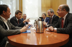 PP y Vox han cerrado ya acuerdos de gobernabilidad en C.Valenciana, Elche, Guadalajara y otros tres ayuntamientos