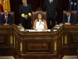 PSOE, Sumar, ERC, Bildu y PNV convierten el Congreso en la torre de Babel con un gasto descomunal en maquinaria e int&eacute;rpretes