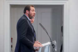 Puente admite que no puede despedir al hermano de Koldo de EMFESA porque solo est&aacute; investigado y no ha sido condenado