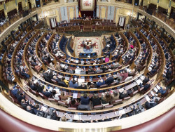 Puigdemont apoya el embargo de armas a Israel, luego se aprobar&aacute; la ley 
