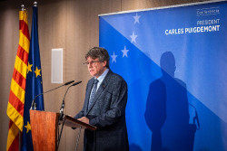 Puigdemont,  con quien ha pactado Sanchez, reivindica la declaraci&oacute;n de independencia: "No hemos renunciado ni renunciaremos"
