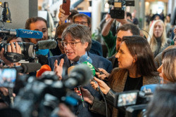 Puigdemont considera delirante que se le acuse de traidor por las relaciones con el entorno de Putin