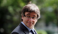 Puigdemont permite que su marioneta Sánchez siga de presidente a cambio de concesiones estatales.  Carlos Magdalena