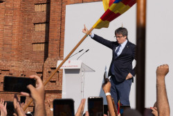 Puigdemont reprocha a Illa que visite Bruselas y no se re&uacute;na con &eacute;l: "Ya no insistiremos m&aacute;s"