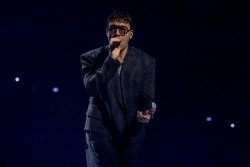 Quevedo incendia Madrid en el inicio de su gira &lsquo;Buenas noches&rsquo; con acompa&ntilde;antes como Aitana o Lola &Iacute;ndigo