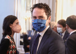 R&aacute;pidamente Casado responde a trav&eacute;s Egea ante el p&aacute;nico que tienen a Ayuso: "Moreno es libre y ninguno de fuera tiene que venir a decirle" lo que debe hacer