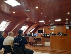 Rebajan a seis y dos a&ntilde;os la petici&oacute;n por volar a Santander con una maleta con 7,5 kg de coca&iacute;na