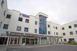 Recogen m&aacute;s de 7.000 firmas para recuperar la tercera enfermera en quir&oacute;fano en el turno de noche del Hospital de Laredo