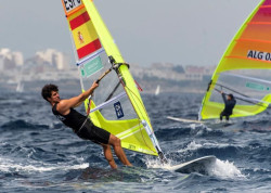 Remontada de Cardona en el Mundial de RS:X