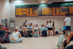 Renfe cifra en 13.700 los viajeros afectados por el descarrilamiento de un tren entre Atocha y Chamart&iacute;n