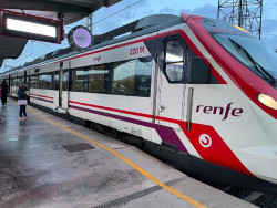 RENFE dice que el transporte en autobús funciona muy bien al no  haber trenes