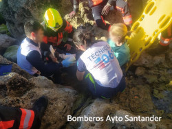 Rescatada una mujer herida en el acantilado de la Virgen del Mar