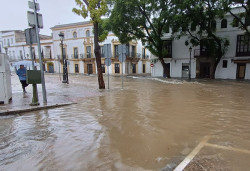 Rescatadas siete personas atrapadas en Alcal&aacute; de los Gazules y sin clases en seis colegios de Jerez