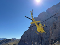 Rescatado en helic&oacute;ptero un senderista enriscado en la Canal de Vidrio de Picos de Europa