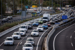 Retenciones en la A-67 en Polanco hacia Torrelavega en la operaci&oacute;n retorno de Semana Santa
