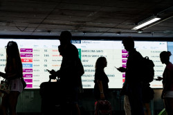 Retrasos de hasta una hora en los trenes entre Madrid y Levante por una aver&iacute;a en la red