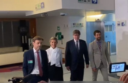 Reuni&oacute;n entre la comunista D&iacute;az y  el fugitivo Puigdemont en Bruselas portadora del mensaje de S&aacute;nchez 