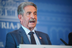 Revilla cree que la propuesta de las VPO en La Remonta se podría "conjugar" con la de crear un "pulmón" verde