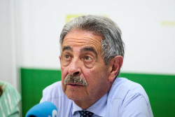 Revilla descarta ser candidato en ningunas elecciones y su objetivo es un relevo "coherente" en el PRC