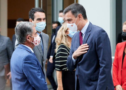 Revilla pide a S&aacute;nchez que la Pontificia de Comillas acoja la cumbre de la OTAN 2022 y la alcaldesa fondos europeos