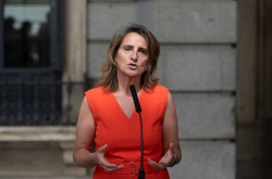 Ribera tacha de "inaceptables" los insultos de Argelia a Albares a pesar de su probada incompetencia