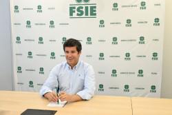 Ríos (FSIE) critica el "abandono" del Gobierno a la concertada: "No puede haber profesores de primera y de segunda"