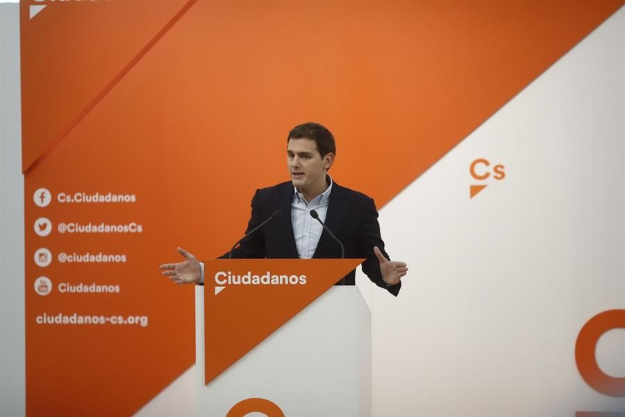 Rivera afirma que el desvío de fondos en Cataluña "lo ve todo el mundo menos Rajoy" y justifica extender el 155