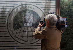 Robles confirma que el propio CNI denunci&oacute; a dos agentes ante el juez