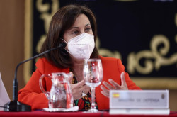 Robles piensa si enviar  material defensivo a Ucrania, pistolas, cascos y chalecos, igual cuando lo decida est&aacute;n todos muertos