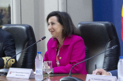 Robles reconoce que la industria militar espa&ntilde;ola esta muy por detr&aacute;s de la europea ni te digo de la norteamericana 