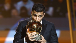 Rodri emula a Luis Suárez y conquista el Balón de Oro y Vinicius se queda a las puertas