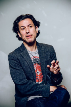 Rodrigo Cort&eacute;s publica recopilatorio de cuentos: "Nunca he trabajado con alguien menos invasivo que Scorsese"