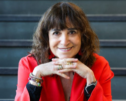 Rosa Montero, sobre "levantar muros" contra la migraci&oacute;n: "Es una imbecilidad, no hay murallas suficientemente altas"