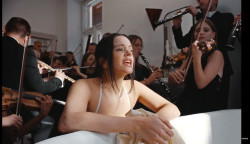 Rosalía publica `Berghain` con Björk, el primer adelanto de su nuevo álbum: "ternura", música clásica y ópera en alemán