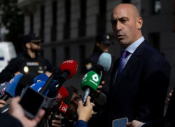 Rubiales insiste en que su beso a Hermoso fue "una manifestaci&oacute;n de euforia" y niega "&aacute;nimo sexual" o coacciones