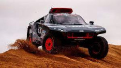 Sainz, tercero en la etapa 2, retiene el liderato ante Al-Attiyah