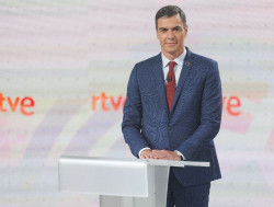 S&aacute;nchez acude a RTVE para ver como debaten los dos extremos de la pol&iacute;tica,Diaz y Abascall