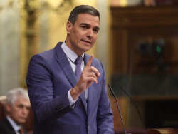 S&aacute;nchez amonesta a la ultra izquierda de Podemos  por la oposici&oacute;n que hace desde el gobierno