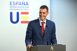 S&aacute;nchez apuesta con reunirse con  Puigdemont "cuando toque" para evitar que le desahucie de la Moncloa