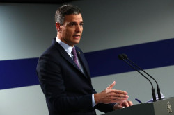 S&aacute;nchez apunta  que la coalici&oacute;n de Gobierno con comunistas, independentistas, y ultra izquierda seguir&aacute; a pesar de la ley de si es si