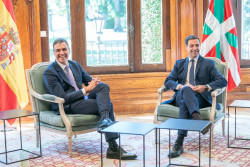  S&aacute;nchez cede al Pais Vasco las competencias de Puertos y Aeropuertos 